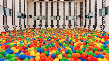 Imagem Big Brother Canadá: ração humana e piscina de bolinhas!