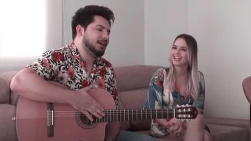 Imagem Thaeme & Thiago cantam versão exclusiva de “Foi no Bar, Perdeu o Lugar”