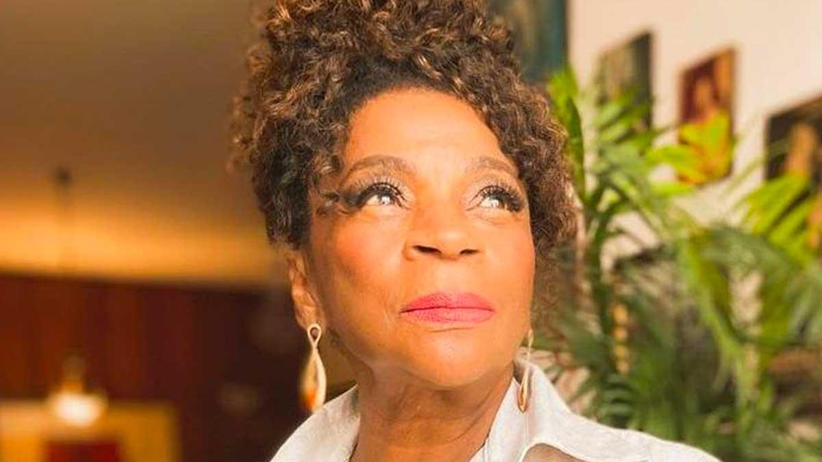 Zezé Motta exalta o amor ao falar de adoção e maternidade: ”O destino me quis mãe”